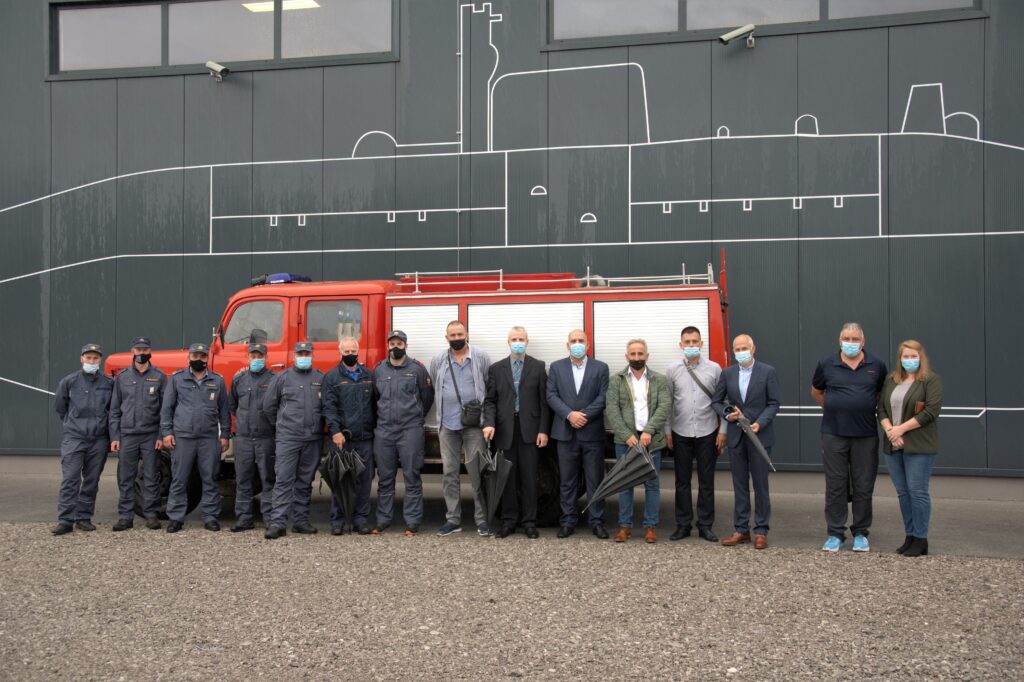 The transfer of the TAM 125 T10 vehicle to the firefighters of the Boka Fire Department from Montenegro in the Military History Park in 2021. Photo: Archive of the Military History Park Pivka