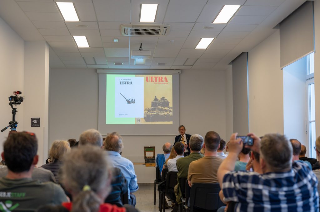 Lecture at the Park of Military History Pivka (Photo: Boštjan Kurent)
