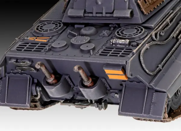 Revell Tiger II Ausf. B Königstiger (WOT) - Image 4