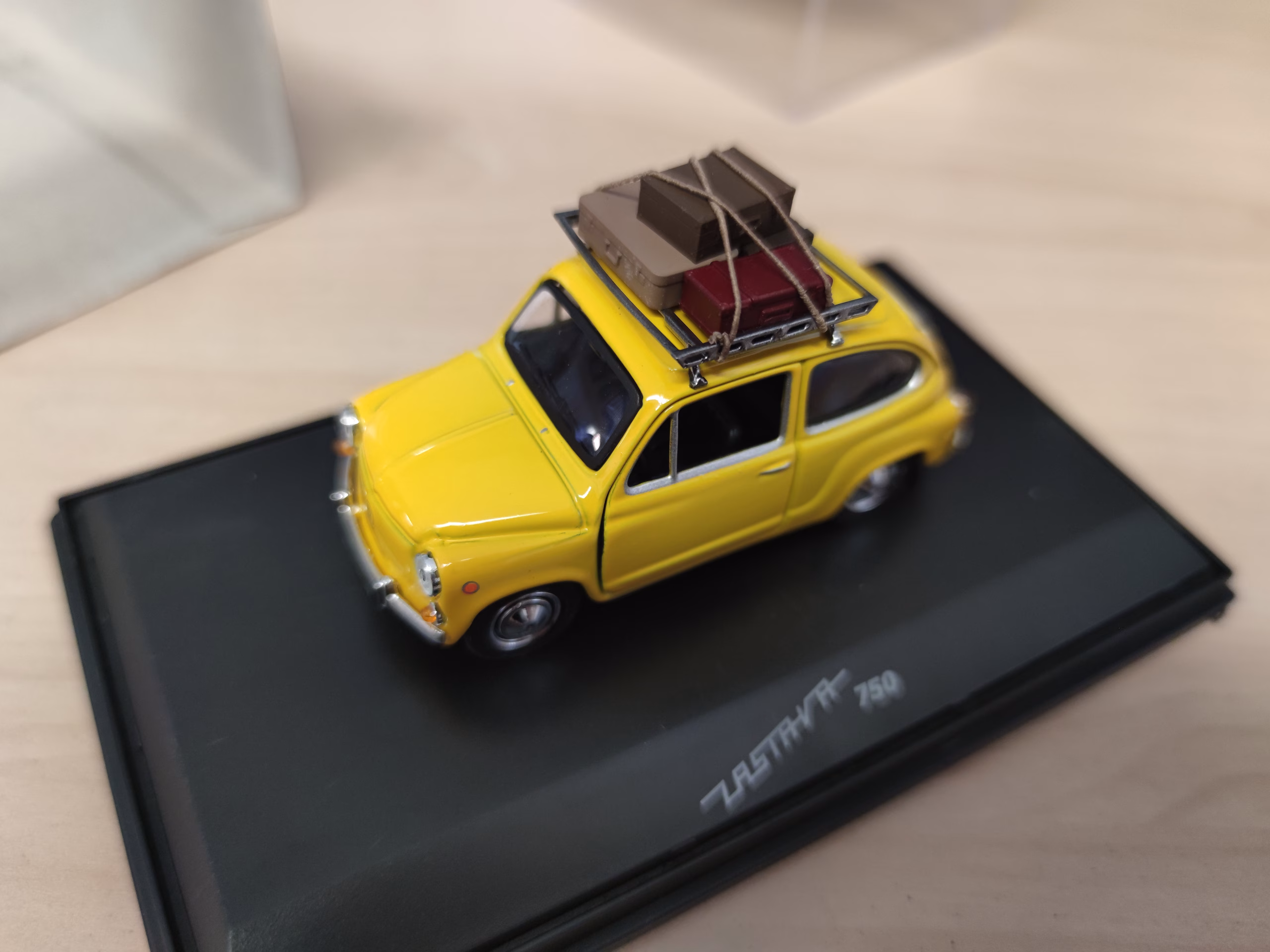 Model Zastava 750 "FIČO" več barv, 8 cm - slika 25