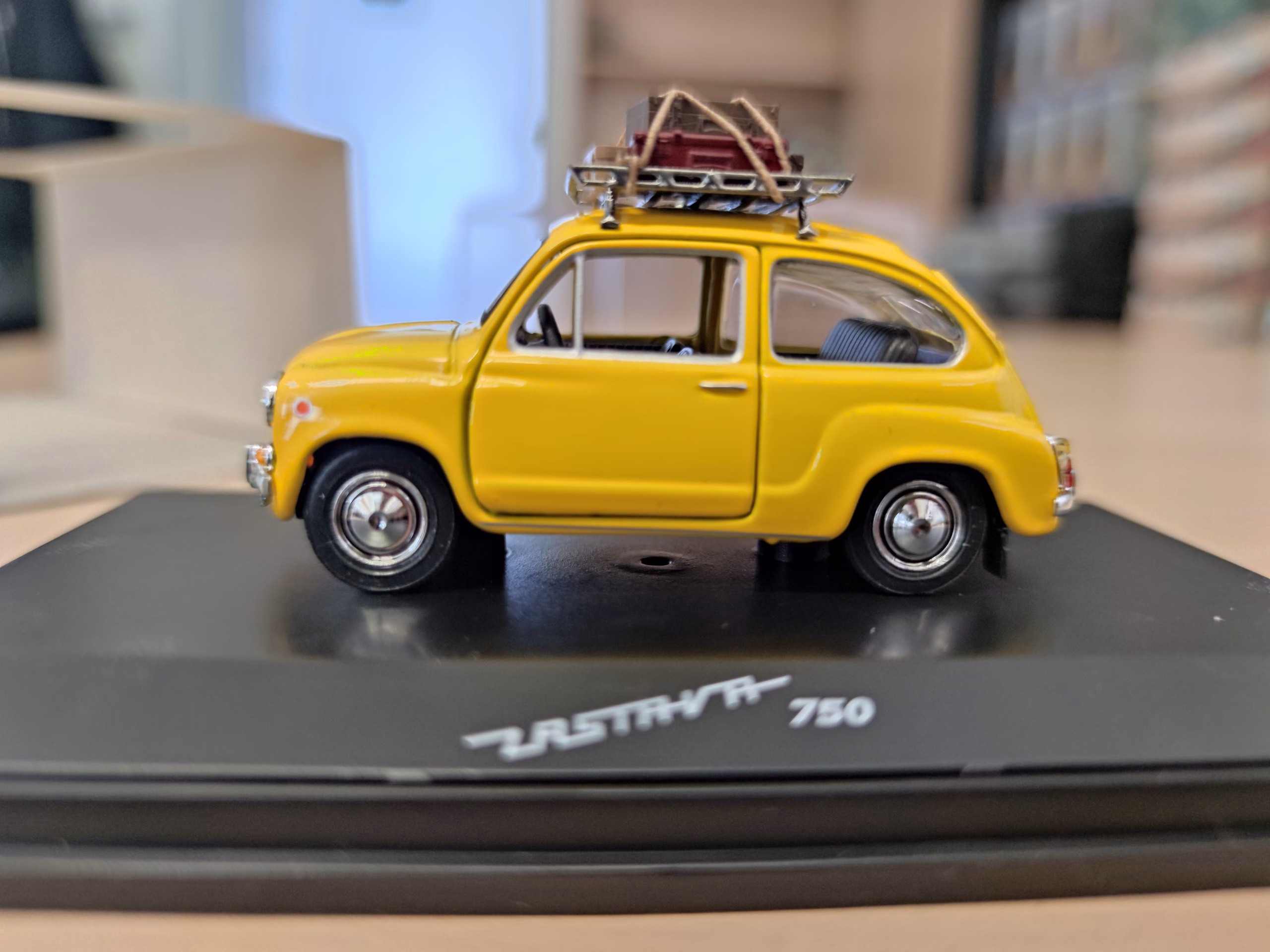 Model Zastava 750 "FIČO" več barv, 8 cm - slika 27